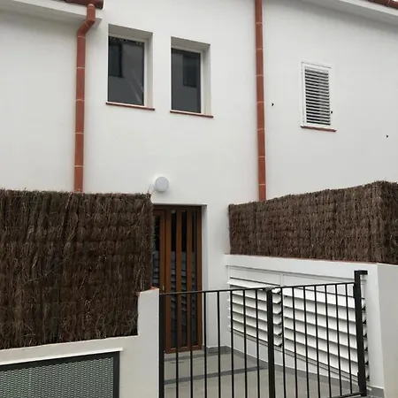 Apartamento Nuevo En El Centro Con Garaje Cadaqués Exterior photo